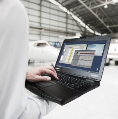 Engineer using the Panasonic Toughbook CF-54