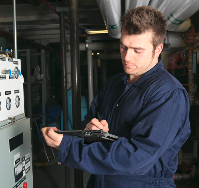 Factory worker using the getac t800 